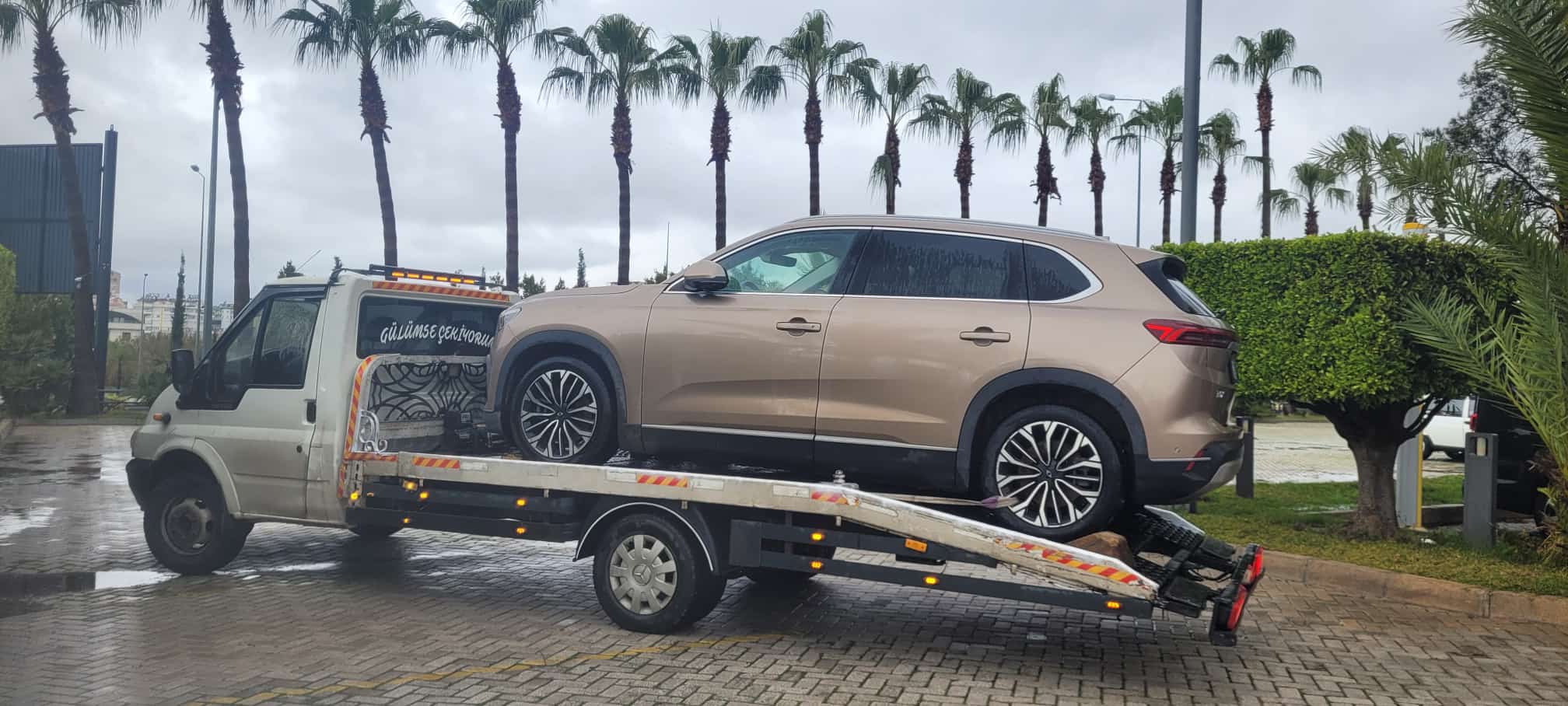 Konyaaltı Sahil Yolu Araç Kurtarma ve En Yakın Çekici